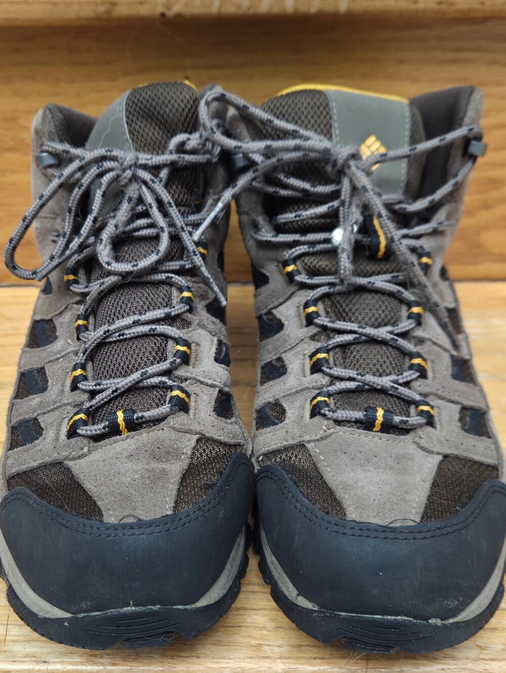 Columbia Men's Gray and Black Hiking Boots with Yellow Accents Size 9